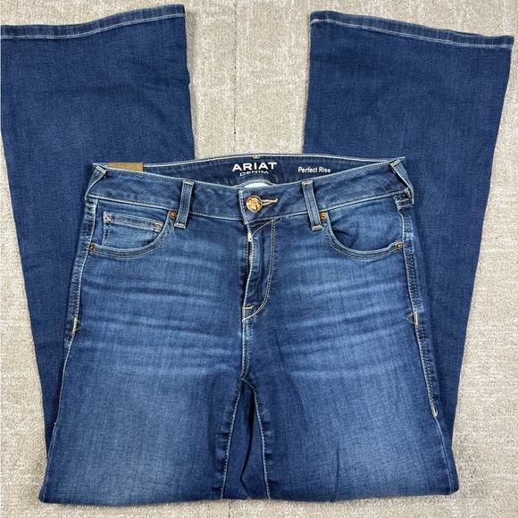 Ariat Perfect Rise Flare Denim Stretch Jean Womens Size 28S - Picture 1 of 7